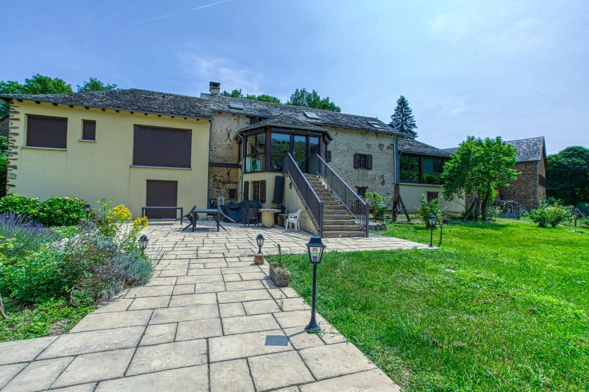 Вілла Grand Gite Piscine, L'Estrebaldie Aveyron Centres Екстер'єр фото